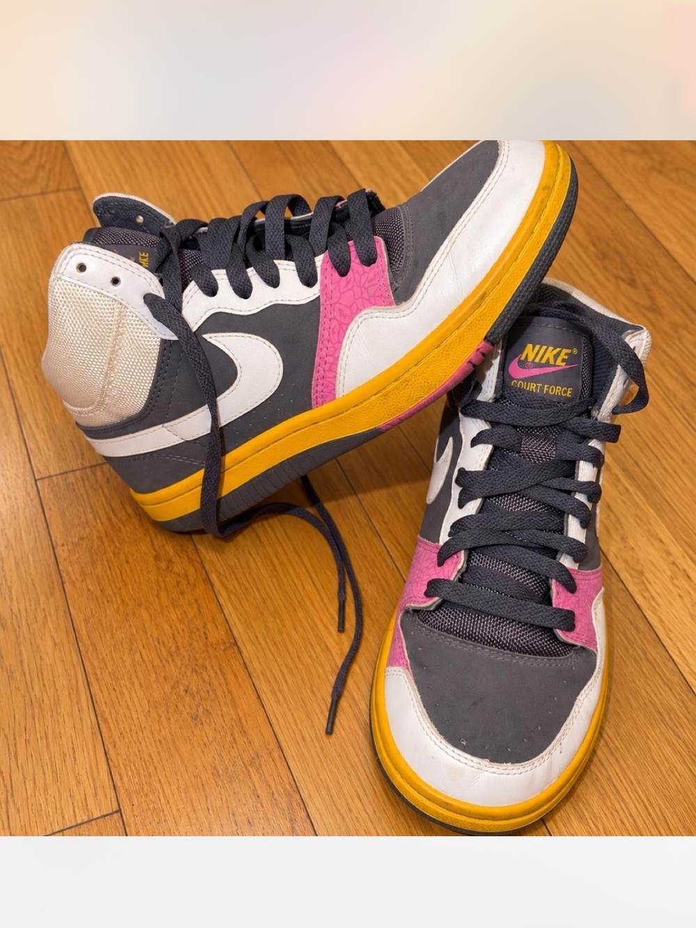 Vintagw 2000s Nike Court Force Higg Sneakers